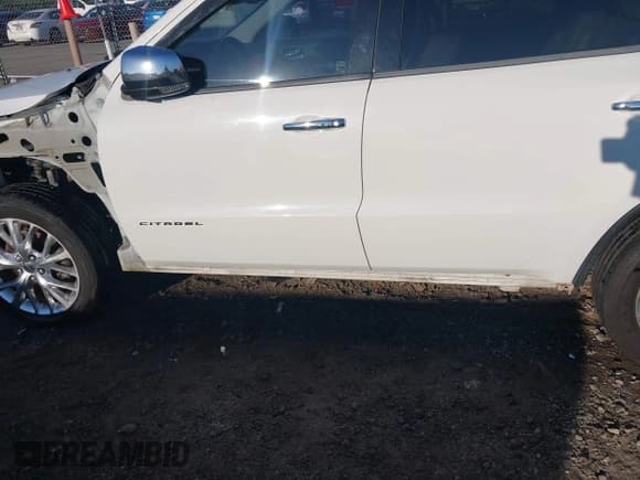 ✅ 2015 Dodge Durango Citadel • VIN: 1C4SDJET5FC746084 • Lot: 43315649. Wystawiony na IAAI z przebiegiem 159 384 mil. Bezpłatny archiwum sprzedaży aukcyjnych z USA i szczegółowy raport historii pojazdu na DreamBid. Zdjęcie 21.