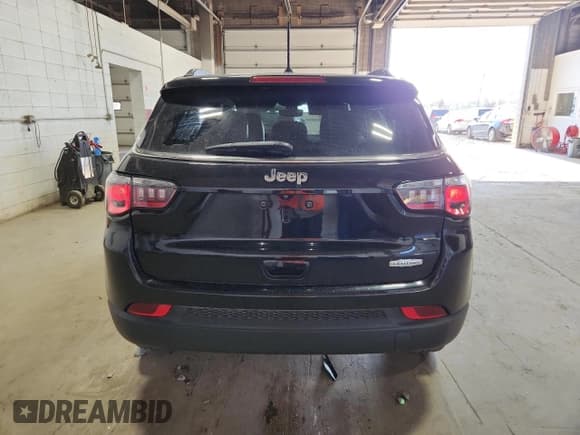 ✅ 2018 Jeep Compass Latitude • VIN: 3C4NJCBB5JT356208 • Lot: 90407955. Listed on Copart with 108,725 mi. Free auction sales archive from the USA and detailed vehicle history report at DreamBid. Image 6.