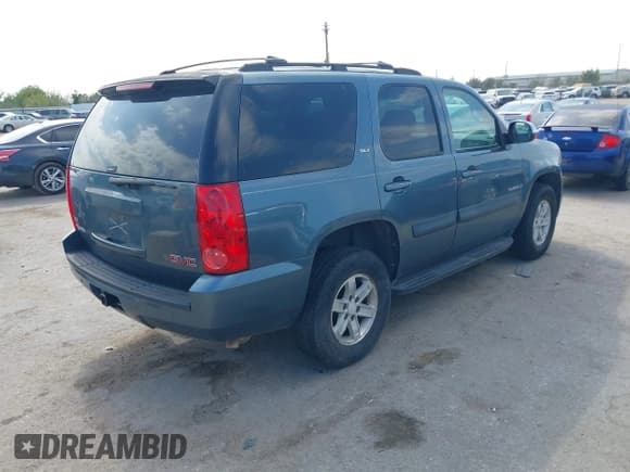 ✅ 2008 GMC Yukon SLT 4SB • VIN: 1GKFC13008R191160 • Lot: 43520408. Listed on IAAI with 188,323 mi. Free auction sales archive from the USA and detailed vehicle history report at DreamBid. Image 4.