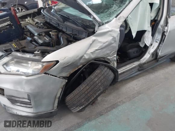 ✅ 2017 Nissan Rogue S • VIN: KNMAT2MT8HP524947 • Lot: 42165660. Wystawiony na IAAI z przebiegiem 90 325 mil. Bezpłatny archiwum sprzedaży aukcyjnych z USA i szczegółowy raport historii pojazdu na DreamBid. Zdjęcie 6.