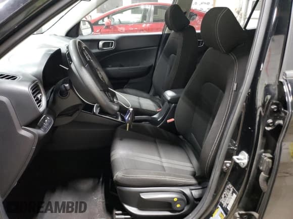 ✅ 2020 Hyundai Venue SEL • VIN: KMHRC8A31LU031515 • Lot: 85200034. Listed on Copart with 46,881 mi. Free auction sales archive from the USA and detailed vehicle history report at DreamBid. Image 7.