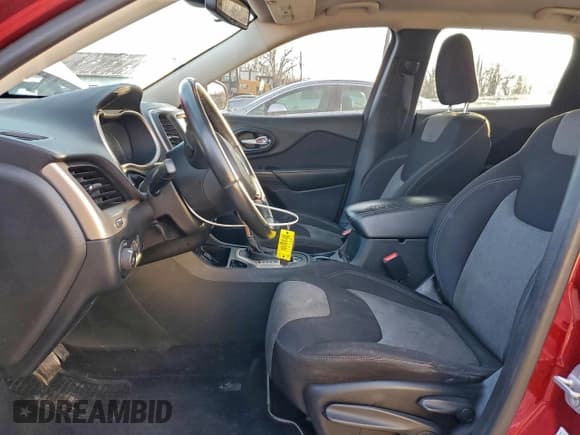 ✅ 2014 Jeep Cherokee Latitude • VIN: 1C4PJLCB7EW144577 • Lot: 95681575. Wystawiony na Copart z przebiegiem 146 951 mil. Bezpłatny archiwum sprzedaży aukcyjnych z USA i szczegółowy raport historii pojazdu na DreamBid. Zdjęcie 7.