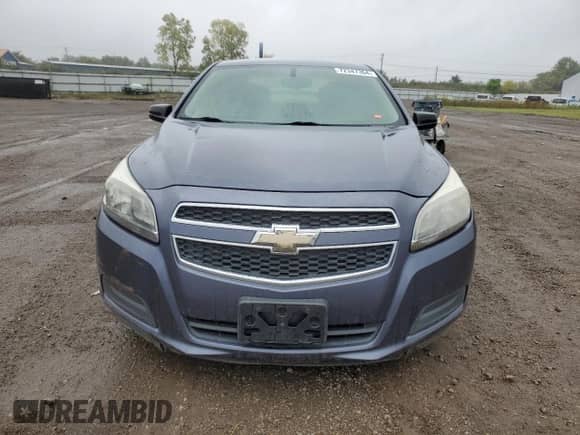 ✅ 2013 Chevrolet Malibu LS • VIN: 1G11B5SA3DF177221 • Lot: 72347364. Wystawiony na Copart z przebiegiem 136 521 mil mil. Skorzystaj z bezpłatnego archiwum sprzedaży aukcyjnych z USA i zobacz szczegółowy raport historii pojazdu na DreamBid. Zdjęcie 5.