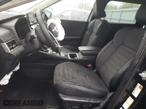 ✅ 2023 Mitsubishi Outlander SE • VIN: JA4J4UA89PZ031154 • Лот: 82377835. Опубликован ранее на Copart с пробегом 41 465 миль. Бесплатный доступ к архиву аукционных продаж из США и подробный отчёт об истории автомобиля на DreamBid. Изображение 7.