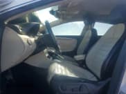 ✅ 2010 Volkswagen CC Sport • VIN: WVWMN7AN8AE557944 • Lot: 81718165. Wystawiony na Copart z przebiegiem 142 726 mil. Bezpłatny archiwum sprzedaży aukcyjnych z USA i szczegółowy raport historii pojazdu na DreamBid. Zdjęcie 7.