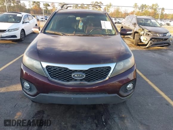 ✅ 2011 Kia Sorento EX • VIN: 5XYKU4A20BG042704 • Lot: 43757156. Listed on IAAI with 222,882 mi. Free auction sales archive from the USA and detailed vehicle history report at DreamBid. Image 6.