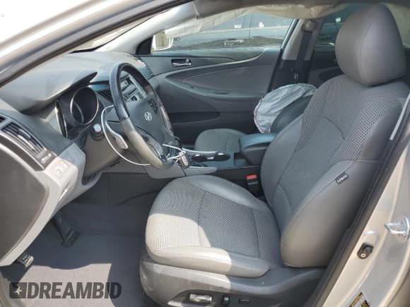 ✅ 2011 Hyundai Sonata SE • VIN: 5NPEC4AC0BH199750 • Lot: 71150894. Listed on Copart with 72,150 mi. Free auction sales archive from the USA and detailed vehicle history report at DreamBid. Image 7.