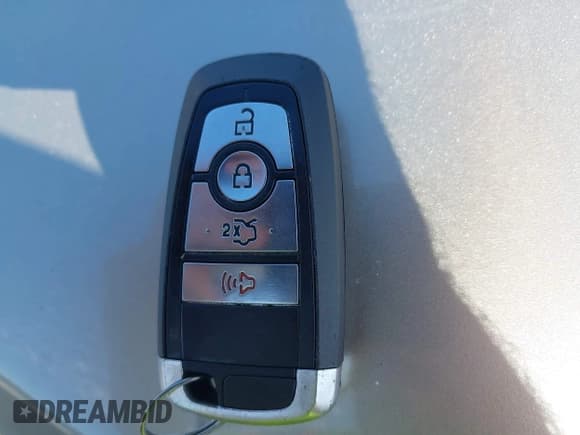 ✅ 2017 Ford Fusion SE • VIN: 3FA6P0HD2HR264013 • Lot: 43005410. Wystawiony na IAAI z przebiegiem 117 268 mil. Bezpłatny archiwum sprzedaży aukcyjnych z USA i szczegółowy raport historii pojazdu na DreamBid. Zdjęcie 11.