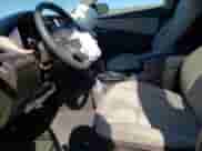 ✅ 2017 Hyundai Santa Fe 2.4L • VIN: 5XYZTDLB5HG489603 • Lot: 46225923. Wystawiony na Copart z przebiegiem 72 571 mil mil. Skorzystaj z bezpłatnego archiwum sprzedaży aukcyjnych z USA i zobacz szczegółowy raport historii pojazdu na DreamBid. Zdjęcie 7.