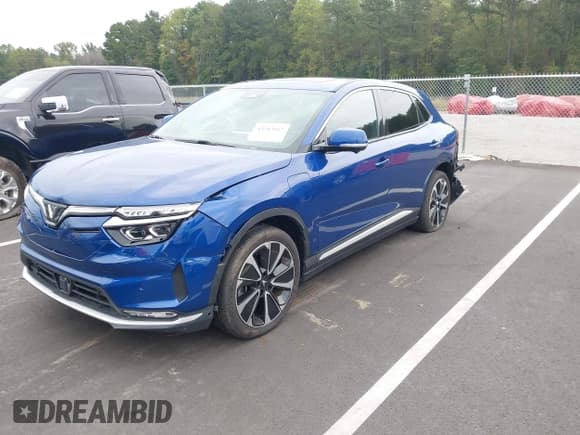 ✅ 2024 VinFast VF 8 Plus • VIN: RLLV1AFA9RH007994 • Lot: 43343167. Wystawiony na IAAI z przebiegiem 11 888 mil. Bezpłatny archiwum sprzedaży aukcyjnych z USA i szczegółowy raport historii pojazdu na DreamBid. Zdjęcie 20.