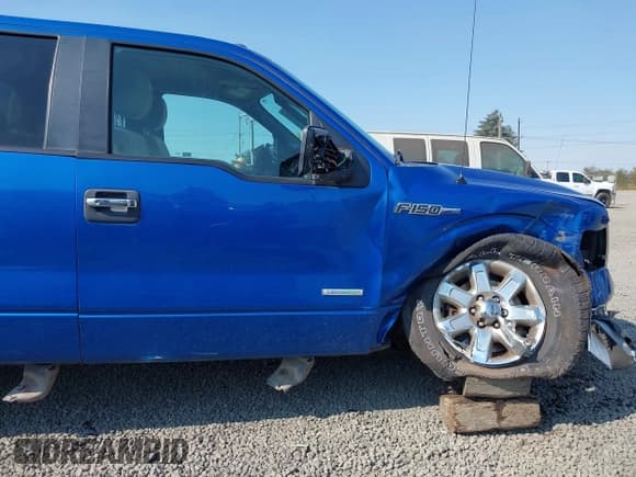 ✅ 2014 Ford F-150 XL • VIN: 1FTFX1ET4EFB10455 • Lot: 43094491. Wystawiony na IAAI z przebiegiem 47 616 mil. Bezpłatny archiwum sprzedaży aukcyjnych z USA i szczegółowy raport historii pojazdu na DreamBid. Zdjęcie 18.