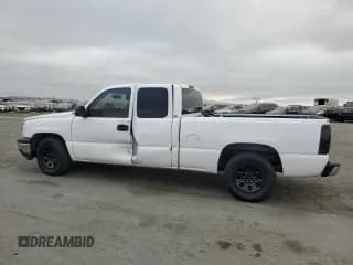 ✅ 2005 Chevrolet Silverado 1500 LS • VIN: 1GCEC19V75Z342372 • Лот: 73187144. Опубликован ранее на Copart с пробегом 226 632 миль. Бесплатный доступ к архиву аукционных продаж из США и подробный отчёт об истории автомобиля на DreamBid. Изображение 2.
