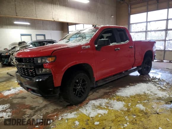 ✅ 2020 Chevrolet Silverado 1500 Custom Trail Boss • VIN: 1GCRYCEF8LZ204804 • Lot: 87606645. Wystawiony na Copart z przebiegiem 107 511 mil. Bezpłatny archiwum sprzedaży aukcyjnych z USA i szczegółowy raport historii pojazdu na DreamBid. Zdjęcie 1.