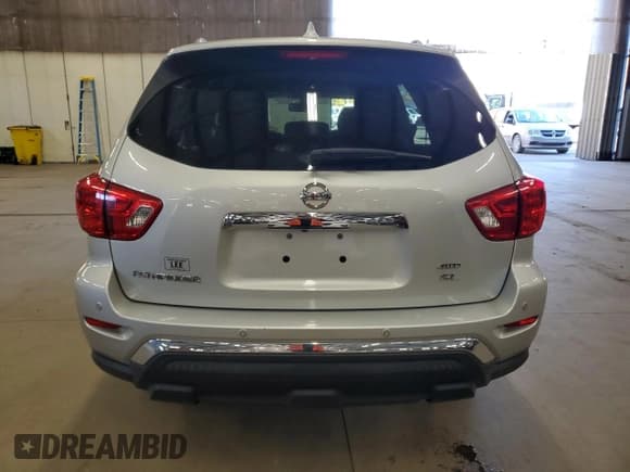 ✅ 2019 Nissan Pathfinder S • VIN: 5N1DR2MM5KC615558 • Лот: 89687855. Опубликован ранее на Copart с пробегом 120 145 миль. Бесплатный доступ к архиву аукционных продаж из США и подробный отчёт об истории автомобиля на DreamBid. Изображение 6.