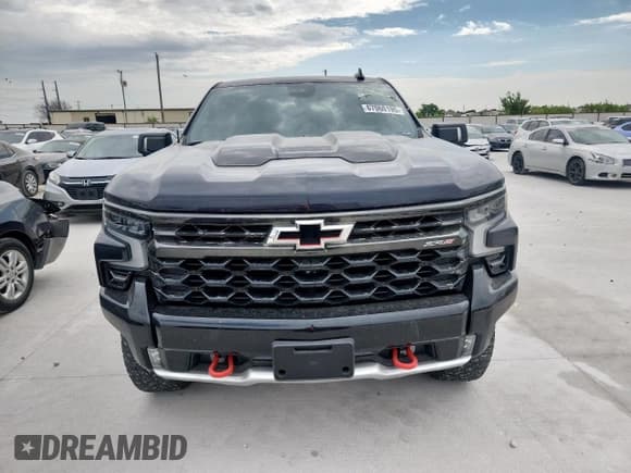✅ 2022 Chevrolet Silverado 1500 ZR2 • VIN: 3GCUDHEL3NG680812 • Lot: 67060195. Wystawiony na Copart z przebiegiem 54 660 mil. Bezpłatny archiwum sprzedaży aukcyjnych z USA i szczegółowy raport historii pojazdu na DreamBid. Zdjęcie 5.