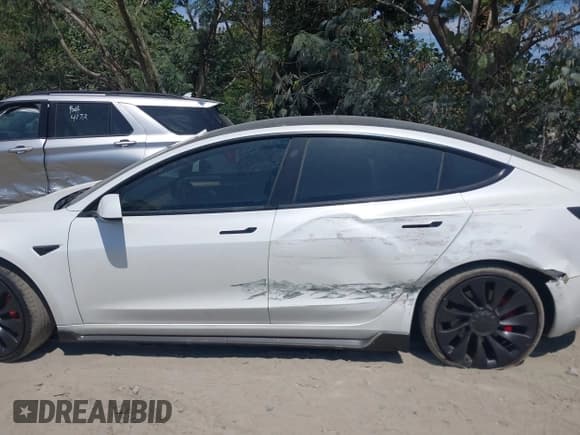 ✅ 2022 Tesla Model 3 Performance • VIN: 5YJ3E1ECXNF263791 • Лот: 43083174. Опубликован ранее на IAAI с пробегом 47 467 миль. Бесплатный доступ к архиву аукционных продаж из США и подробный отчёт об истории автомобиля на DreamBid. Изображение 14.