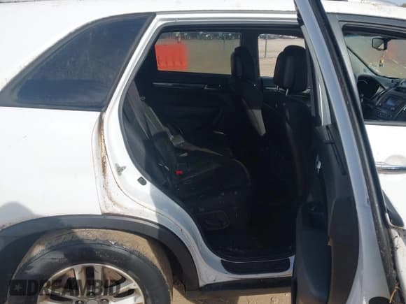 ✅ 2014 Kia Sorento LX • VIN: 5XYKTCA63EG508436 • Лот: 43646370. Опубликован ранее на IAAI с пробегом 194 041 миль. Бесплатный доступ к архиву аукционных продаж из США и подробный отчёт об истории автомобиля на DreamBid. Изображение 8.