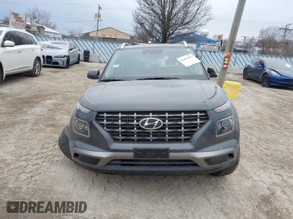 ✅ 2024 Hyundai Venue SEL • VIN: KMHRC8A33RU303667 • Lot: 41493871. Listed on IAAI with 12,725 mi. Free auction sales archive from the USA and detailed vehicle history report at DreamBid. Image 12.