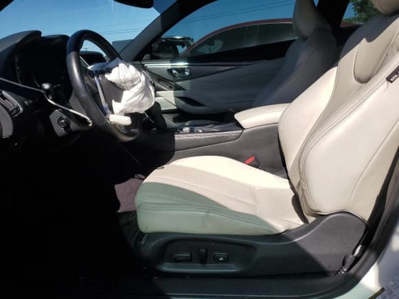 ✅ 2018 Infiniti Q60 Sport • VIN: JN1EV7EK0JM340319 • Лот: 72844634. Опубликован ранее на Copart с пробегом 142 441 миль. Бесплатный доступ к архиву аукционных продаж из США и подробный отчёт об истории автомобиля на DreamBid. Изображение 7.