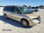 ✅ 1998 Chrysler Town & Country LXi • VIN: 1C4GP64LXWB644491 • Лот: 81560064. Опубликован ранее на Copart с пробегом 176 363 миль. Бесплатный доступ к архиву аукционных продаж из США и подробный отчёт об истории автомобиля на DreamBid. Изображение 4.