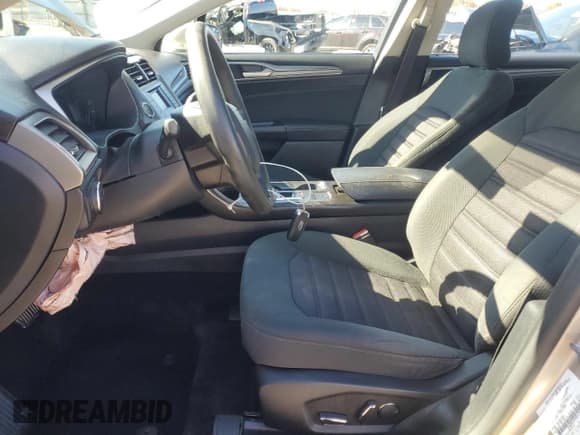 ✅ 2017 Ford Fusion SE • VIN: 3FA6P0H7XHR411947 • Lot: 90981175. Wystawiony na Copart z przebiegiem 115 641 mil. Bezpłatny archiwum sprzedaży aukcyjnych z USA i szczegółowy raport historii pojazdu na DreamBid. Zdjęcie 7.