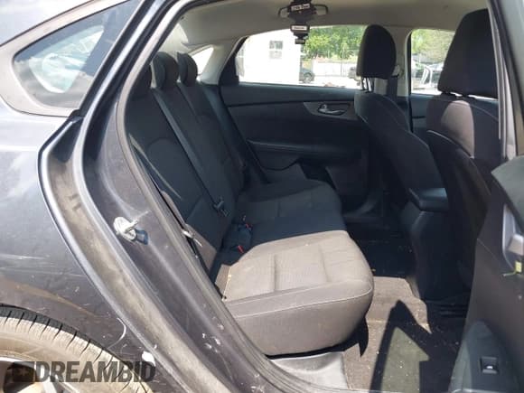 ✅ 2019 Kia Forte LXS • VIN: 3KPF24AD5KE099888 • Lot: 42279249. Listed on IAAI with 90,095 mi. Free auction sales archive from the USA and detailed vehicle history report at DreamBid. Image 8.