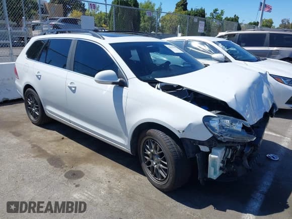 ✅ 2014 Volkswagen Jetta TDI w/Sunroof & Nav • VIN: 3VWPL7AJ0EM626543 • Lot: 42827898. Listed on IAAI with 120,035 mi. Free auction sales archive from the USA and detailed vehicle history report at DreamBid. Image 1.