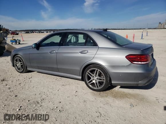 ✅ 2015 Mercedes-Benz E 400 • VIN: WDDHF6FB0FB097670 • Лот: 88710275. Опубликован ранее на Copart с пробегом 174 983 миль. Бесплатный доступ к архиву аукционных продаж из США и подробный отчёт об истории автомобиля на DreamBid. Изображение 2.