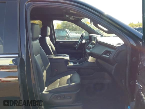 ✅ 2022 Chevrolet Suburban LT • VIN: 1GNSKCKD1NR285046 • Lot: 43532689. Listed on IAAI with 133,986 mi. Free auction sales archive from the USA and detailed vehicle history report at DreamBid. Image 5.