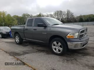 ✅ 2009 Dodge 1500 ST • VIN: 1D3HB18K09S704748 • Lot: 54778345. Wystawiony na Copart z przebiegiem 177 171 mil. Bezpłatny archiwum sprzedaży aukcyjnych z USA i szczegółowy raport historii pojazdu na DreamBid. Zdjęcie 4.