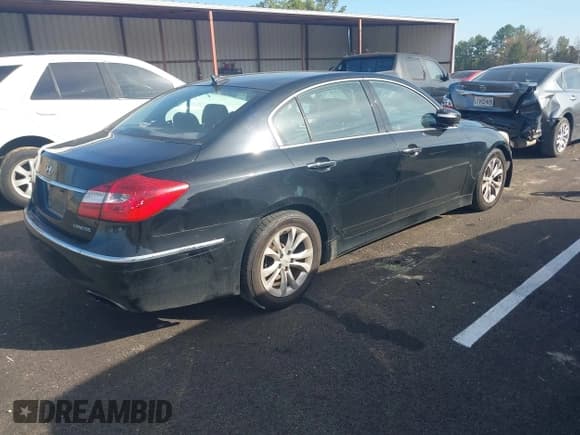 ✅ 2013 Hyundai Genesis 3.8L • VIN: KMHGC4DDXDU232657 • Lot: 43659141. Listed on IAAI with 281,822 mi. Free auction sales archive from the USA and detailed vehicle history report at DreamBid. Image 4.