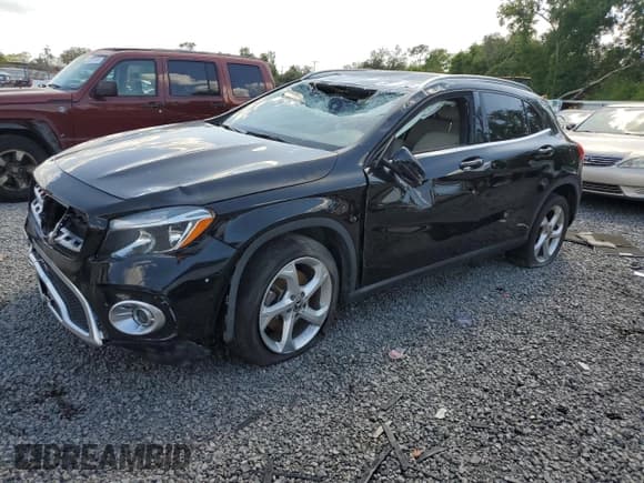 ✅ 2019 Mercedes-Benz GLA 250 • VIN: WDCTG4EB6KU015084 • Lot: 52497255. Wystawiony na Copart z przebiegiem 98 941 mil. Bezpłatny archiwum sprzedaży aukcyjnych z USA i szczegółowy raport historii pojazdu na DreamBid. Zdjęcie 1.