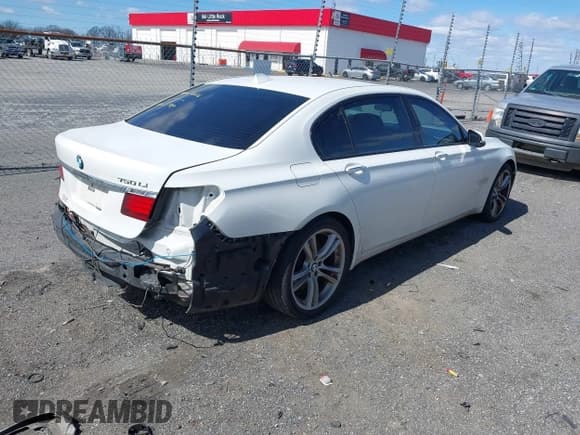 ✅ 2014 BMW 7 Series ALPINA B7 • VIN: WBAYE8C58ED136366 • Lot: 41721814. Wystawiony na IAAI z przebiegiem 142 295 mil. Bezpłatny archiwum sprzedaży aukcyjnych z USA i szczegółowy raport historii pojazdu na DreamBid. Zdjęcie 4.