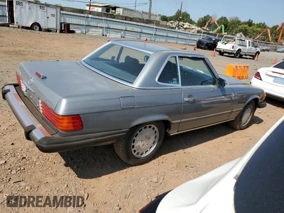 ✅ 1989 Mercedes-Benz 560 SL • VIN: WDBBA48D1KA096480 • Lot: 71076444. Wystawiony na Copart z przebiegiem 208 407 mil. Bezpłatny archiwum sprzedaży aukcyjnych z USA i szczegółowy raport historii pojazdu na DreamBid. Zdjęcie 3.