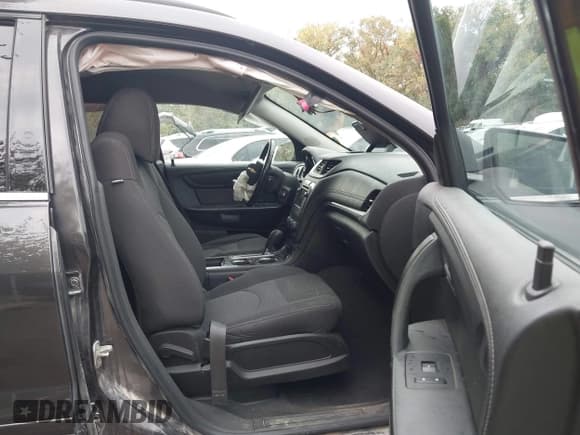 ✅ 2016 Chevrolet Traverse LT • VIN: 1GNKRGKD8GJ289275 • Lot: 43423221. Listed on IAAI with 136,907 mi. Free auction sales archive from the USA and detailed vehicle history report at DreamBid. Image 5.