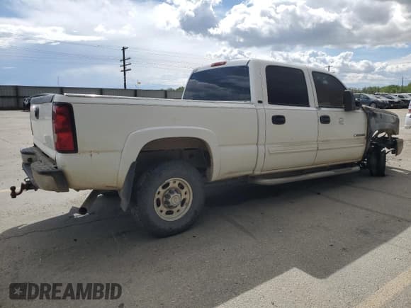 ✅ 2006 Chevrolet Silverado 2500HD LT3 • VIN: 1GCHK23UX6F191374 • Lot: 56893015. Wystawiony na Copart z przebiegiem Nie podano. Bezpłatny archiwum sprzedaży aukcyjnych z USA i szczegółowy raport historii pojazdu na DreamBid. Zdjęcie 3.
