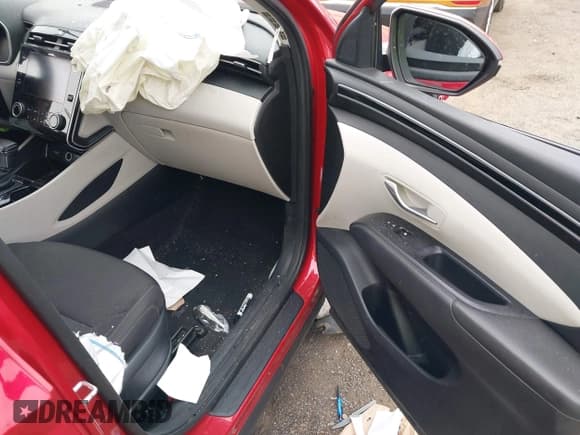 ✅ 2022 Hyundai Tucson SEL • VIN: 5NMJB3AE0NH146447 • Lot: 42915500. Wystawiony na IAAI z przebiegiem 79 712 mil. Bezpłatny archiwum sprzedaży aukcyjnych z USA i szczegółowy raport historii pojazdu na DreamBid. Zdjęcie 5.