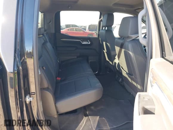 ✅ 2025 GMC Sierra 1500 SLT • VIN: 1GTPHDED2SZ317707 • Лот: 43613338. Опубликован ранее на IAAI с пробегом 11 726 миль. Бесплатный доступ к архиву аукционных продаж из США и подробный отчёт об истории автомобиля на DreamBid. Изображение 8.