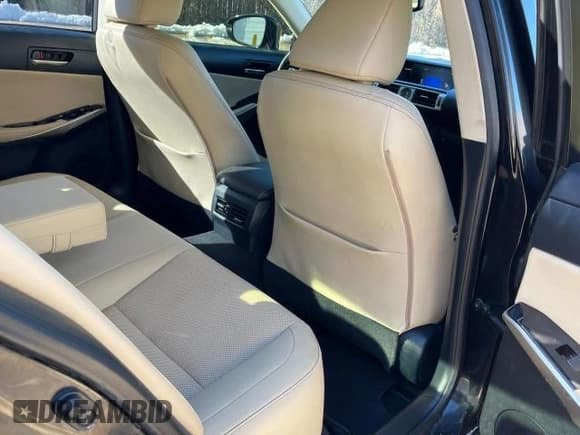 ✅ 2015 Lexus IS 250 • VIN: JTHBF1D21F5056760 • Lot: 88580775. Listed on Copart with 170,472 mi. Free auction sales archive from the USA and detailed vehicle history report at DreamBid. Image 6.