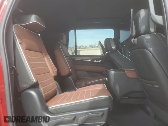✅ 2023 GMC Yukon XL Denali Ultimate • VIN: 1GKS2KKT9PR245203 • Lot: 48918585. Listed on Copart with 34,101 mi. Free auction sales archive from the USA and detailed vehicle history report at DreamBid. Image 12.