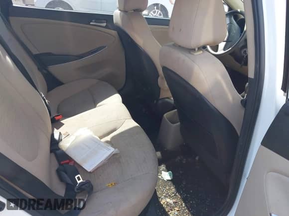 2017 Hyundai Accent SE z VIN KMHCT4AE2HU342880, wystawiony jako IAAI lot #43415334 z przebiegiem 132 543 mil mil oraz . Historia ofert i sprzedaży dostępna na DreamBid. Obrazek 8.