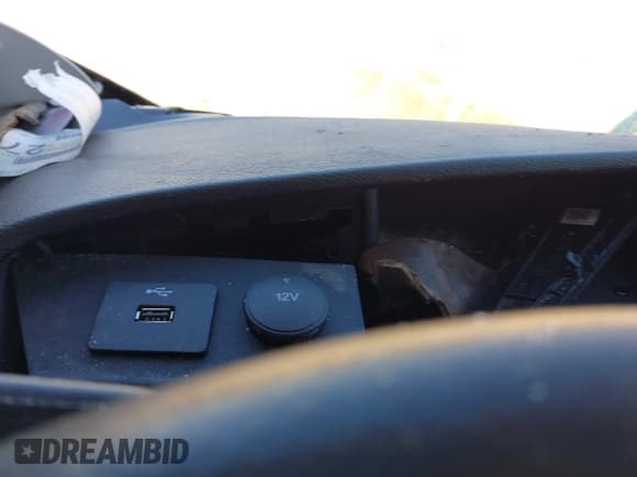 ✅ 2024 Ford Transit Cargo • VIN: 1FTBR1C82RKB35410 • Lot: 43419271. Listed on IAAI with 27,241 mi. Free auction sales archive from the USA and detailed vehicle history report at DreamBid. Image 15.