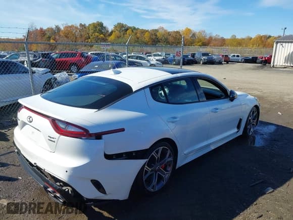 ✅ 2019 Kia Stinger GT1 • VIN: KNAE45LC5K6059524 • Lot: 43610690. Wystawiony na IAAI z przebiegiem 38 457 mil. Bezpłatny archiwum sprzedaży aukcyjnych z USA i szczegółowy raport historii pojazdu na DreamBid. Zdjęcie 4.