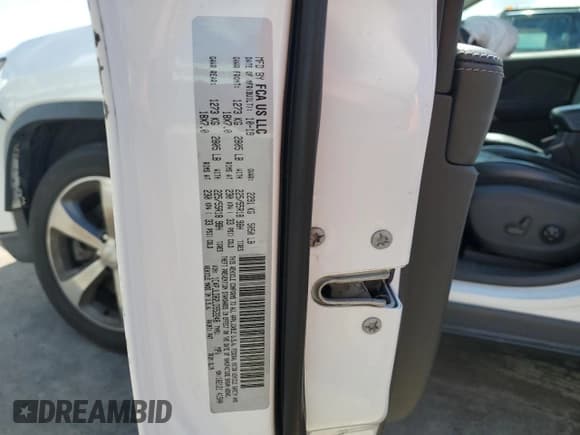 ✅ 2020 Jeep Cherokee Limited • VIN: 1C4PJLDB2LD552248 • Lot: 80815175. Listed on Copart with 73,171 mi. Free auction sales archive from the USA and detailed vehicle history report at DreamBid. Image 13.