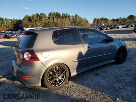 ✅ 2008 Volkswagen R32 • VIN: WVWKC71K58W246964 • Lot: 93696085. Wystawiony na Copart z przebiegiem 99 490 mil. Bezpłatny archiwum sprzedaży aukcyjnych z USA i szczegółowy raport historii pojazdu na DreamBid. Zdjęcie 3.