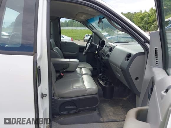 ✅ 2008 Ford F-150 XL • VIN: 1FTRF14W48KE23884 • Lot: 42211632. Listed on IAAI with 108,014 mi. Free auction sales archive from the USA and detailed vehicle history report at DreamBid. Image 5.