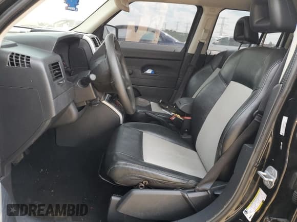 ✅ 2008 Jeep Patriot Sport • VIN: 1J8FT28078D799130 • Лот: 71275615. Опубликован ранее на Copart с пробегом Не указан. Бесплатный доступ к архиву аукционных продаж из США и подробный отчёт об истории автомобиля на DreamBid. Изображение 7.