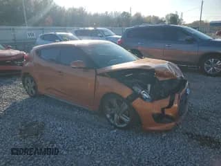 ✅ 2015 Hyundai Veloster Turbo • VIN: KMHTC6AE2FU244411 • Lot: 82022114. Wystawiony na Copart z przebiegiem 132 639 mil. Bezpłatny archiwum sprzedaży aukcyjnych z USA i szczegółowy raport historii pojazdu na DreamBid. Zdjęcie 4.