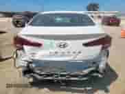 2020 Hyundai Elantra SE z VIN 5NPD74LF9LH616579, wystawiony jako Copart lot #81600615 z przebiegiem 15 220 mil mil oraz Szkoda całkowita • Salvage title. Historia ofert i sprzedaży dostępna na DreamBid. Obrazek 6.