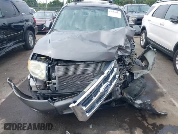 ✅ 2012 Ford Escape Limited • VIN: 1FMCU9EG8CKA41444 • Lot: 42694264. Wystawiony na IAAI z przebiegiem 171 315 mil. Bezpłatny archiwum sprzedaży aukcyjnych z USA i szczegółowy raport historii pojazdu na DreamBid. Zdjęcie 10.